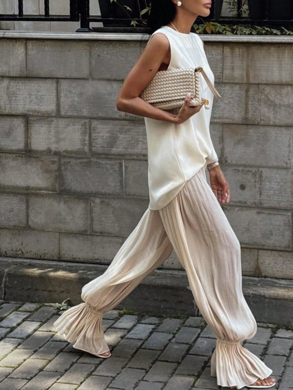 Beige Elegant Women's Balloon Long Pants with Bubble Pleated Wide Leg Harem - Picture 4 of 7